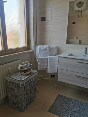 Cenerina Home Due Mari